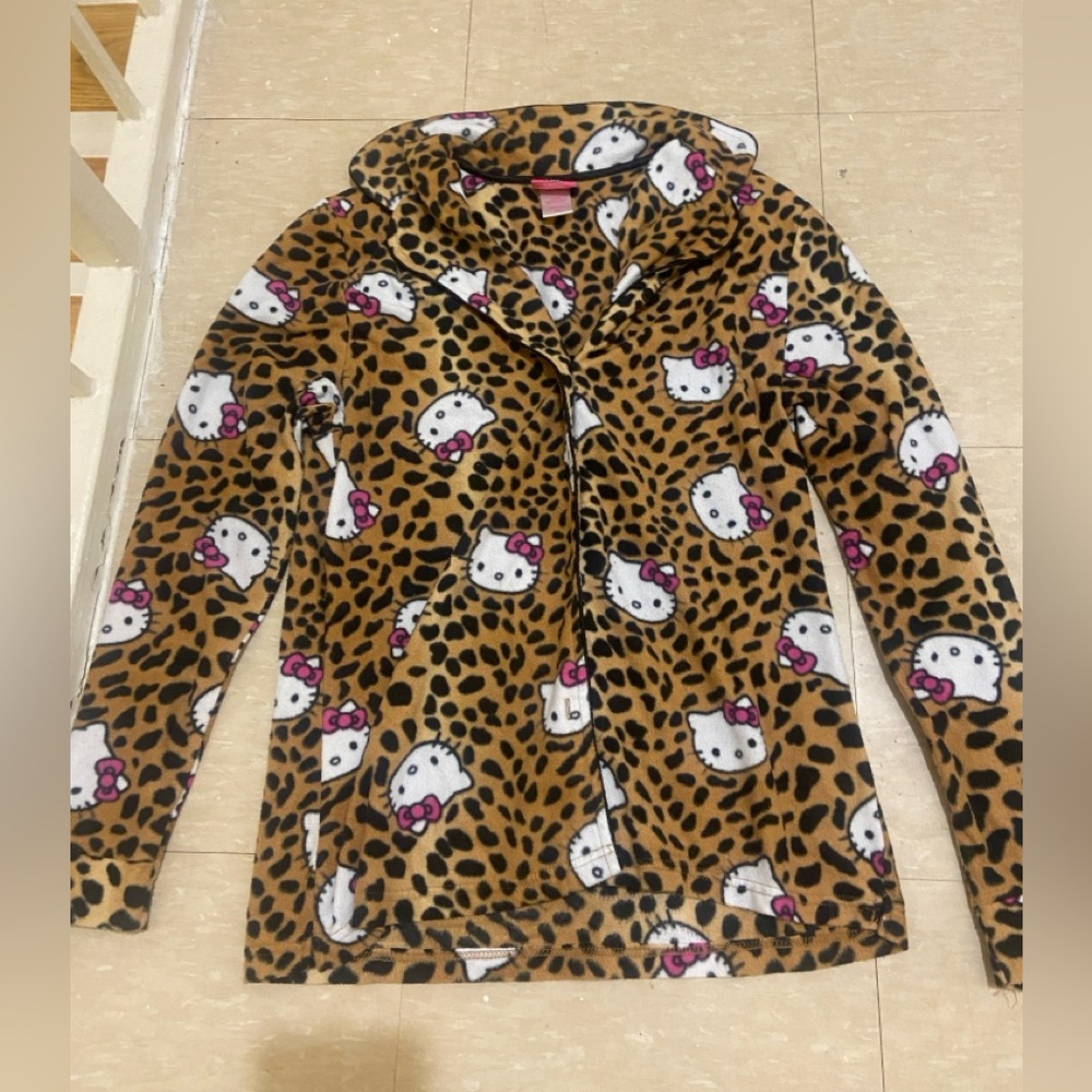Hello kitty cheetah print Pj long sleeve top🧸🐆